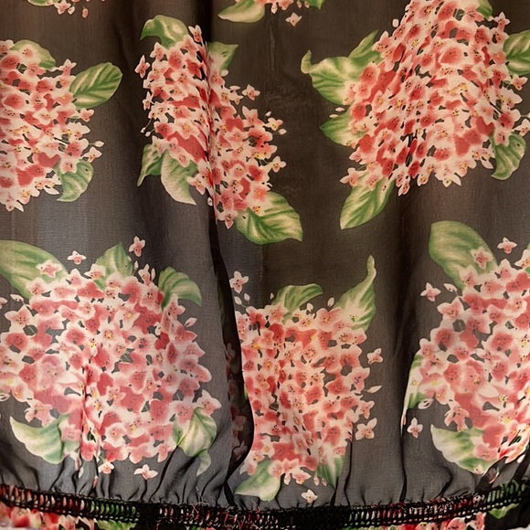 Chiffon Flower Print Crop Top - Picture 14 of 16